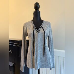 GUC Trina Turk XL Heather Gray Lace-Up Pullover Top & Joggers